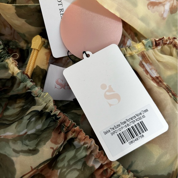 Selkie The Romance Novel Dress in Butter Rose - Picture 10 of 11